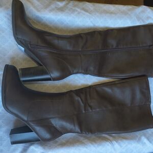 Me Too Brown Heeled Boots